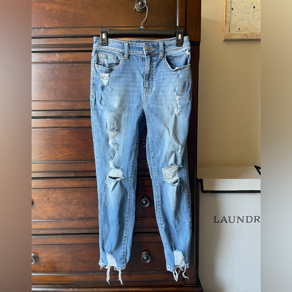 Size 26 Willow and root high rise mom jeans.